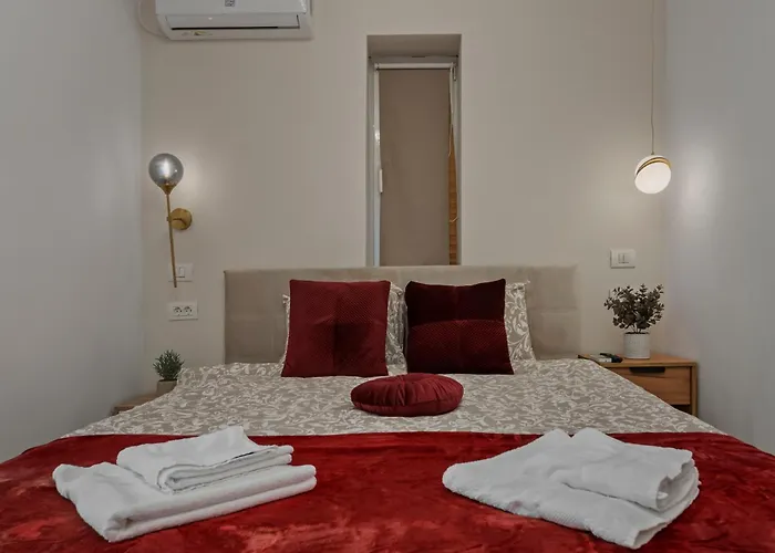 Ultracentral Quiet Chic Daire