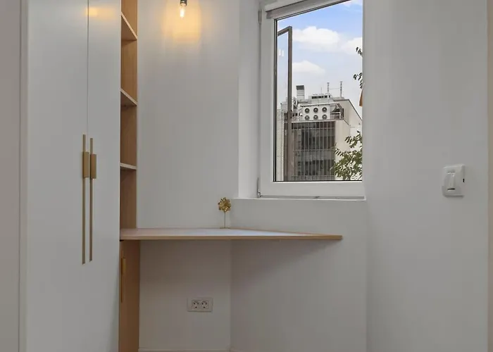 Ultracentral Quiet Chic