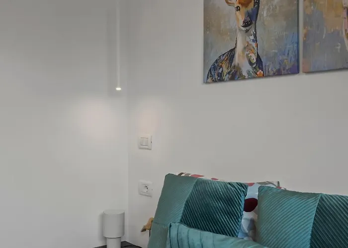 Ultracentral Quiet Chic Daire *