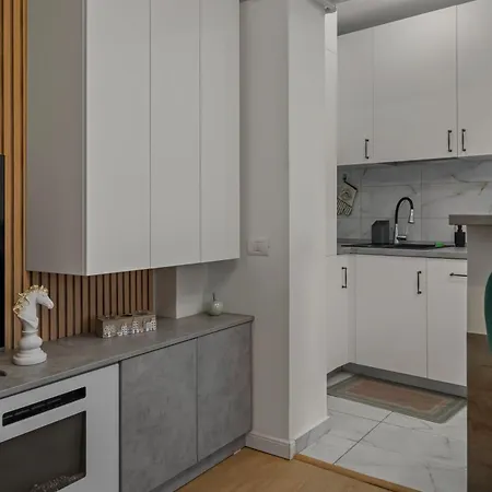 Ultracentral Quiet Chic Apartment